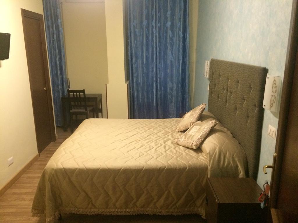 Tiburtina Hotel Holiday Rom Værelse billede